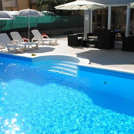 딜럭스 게스트하우스 네고틴